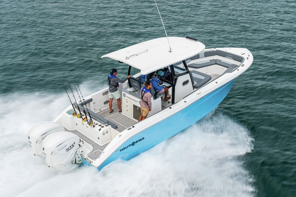 Nauticstar 332 Offshore running