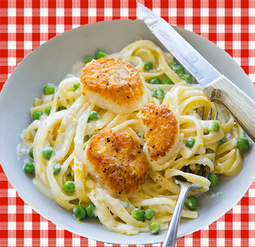 Creamed Scallops and Peas