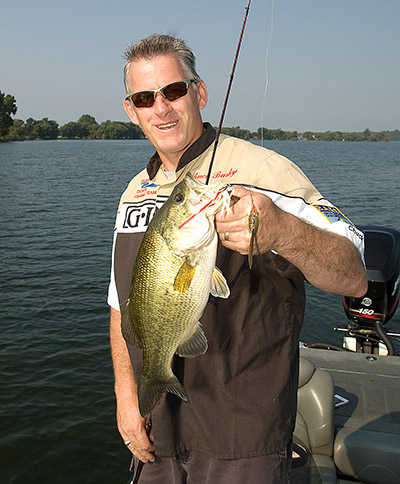 Some of the best spots in a lake are tucked away in flat areas that feature pronounced weedbeds in 8 to 12 feet of water.