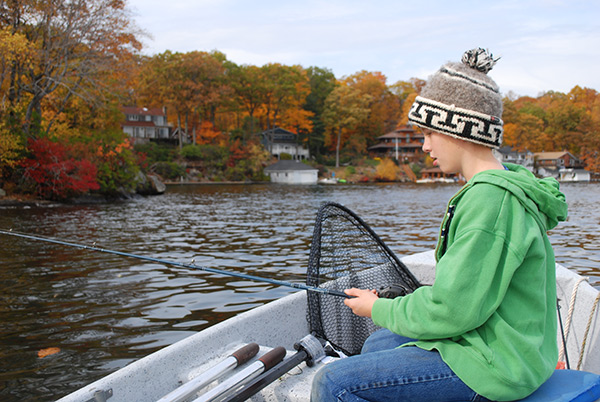 Matt Litton vertical jigs over a drop-off with a baitcasting rod.