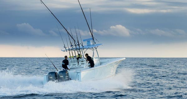 Hunt 4 Design provides a safe, stable platform and easy handling. The iconic profile includes a graceful Carolina bow with generous flare and aggressive forward rake.