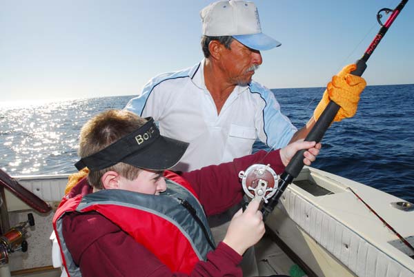 aiding young anglers during the battle would violate IGFA&rsquo;s International Angling Rules