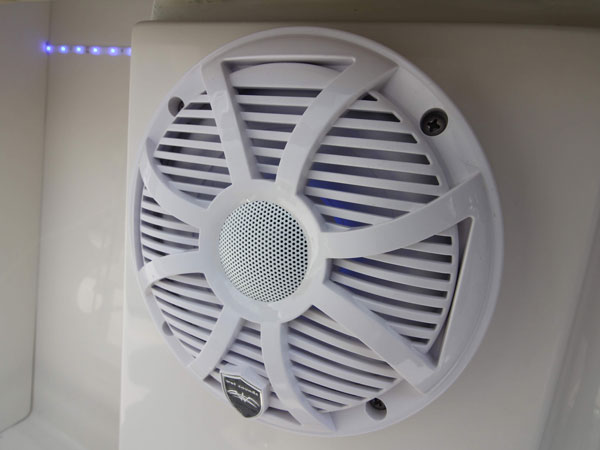 Fusion/Wet Sounds Stereo