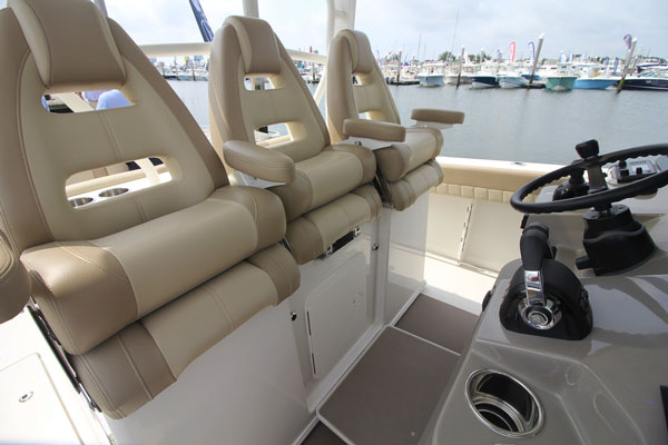 Leaning Post w/ 3 person Helm Seating and 3 Person Aft Facing Seat