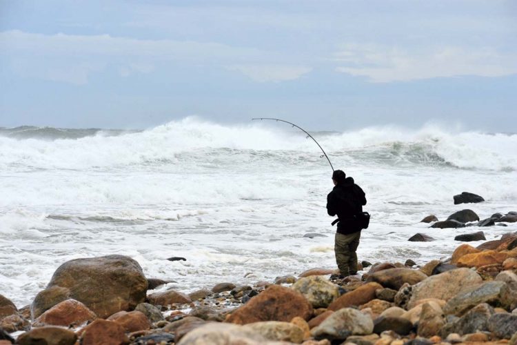 Bucktailing under the Montauk bluffs