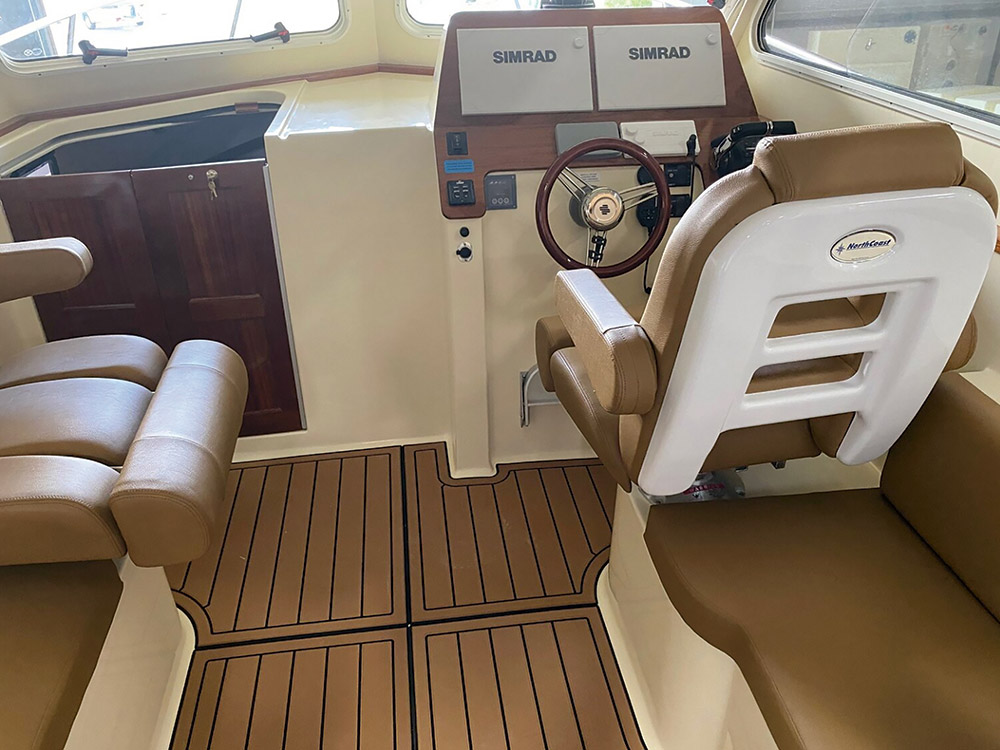 NorthCoast Boats 315HT cockpit