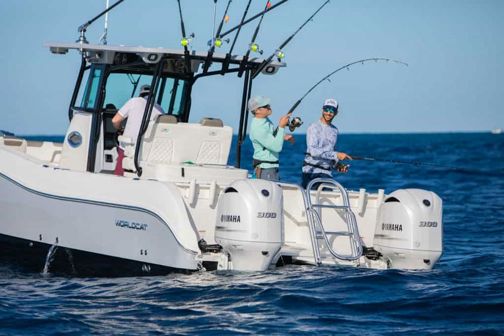 World Cat 325CC fishing