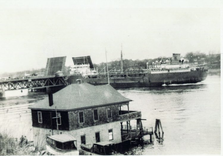 The old Weetamoe Yacht Club.