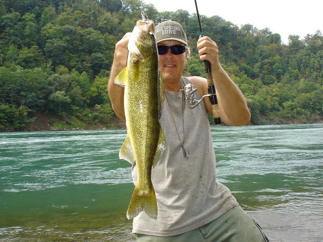 Mike Rzucidlo walleye
