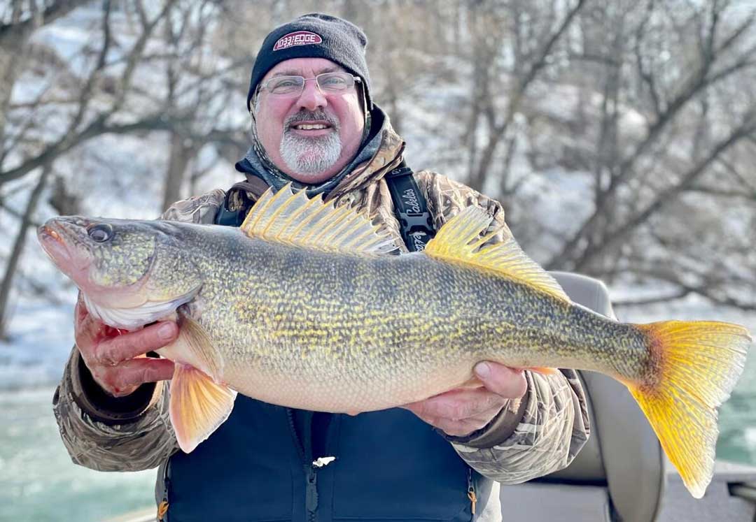 Kevin Fischer walleye