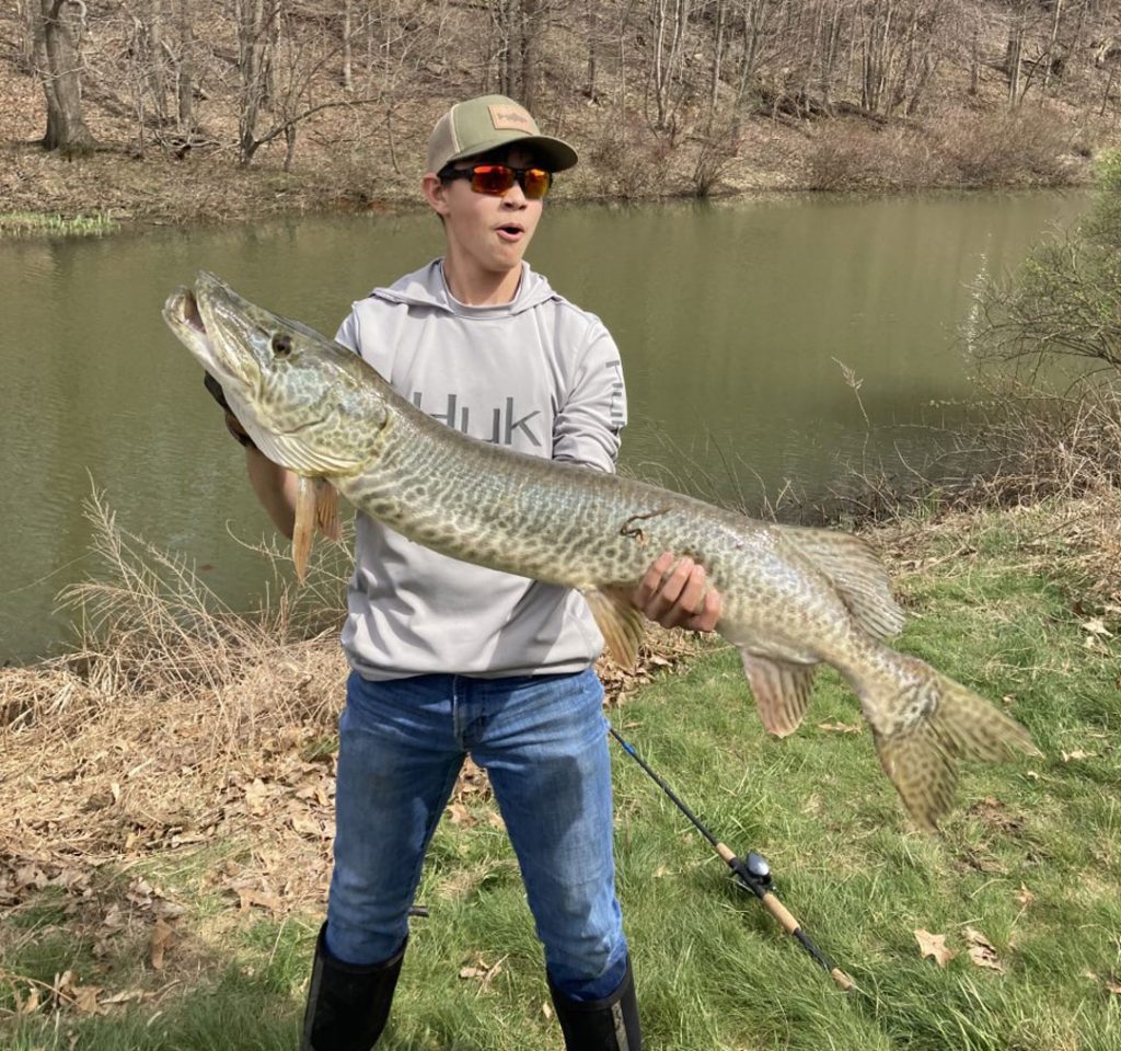 Gavin Roos tiger musky