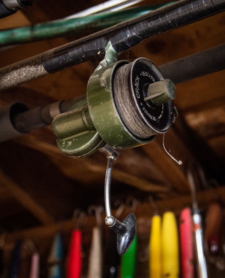 Crack spinning reel