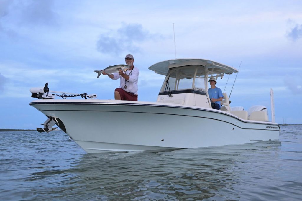 Grady-White 281 Coastal Explorer fishing
