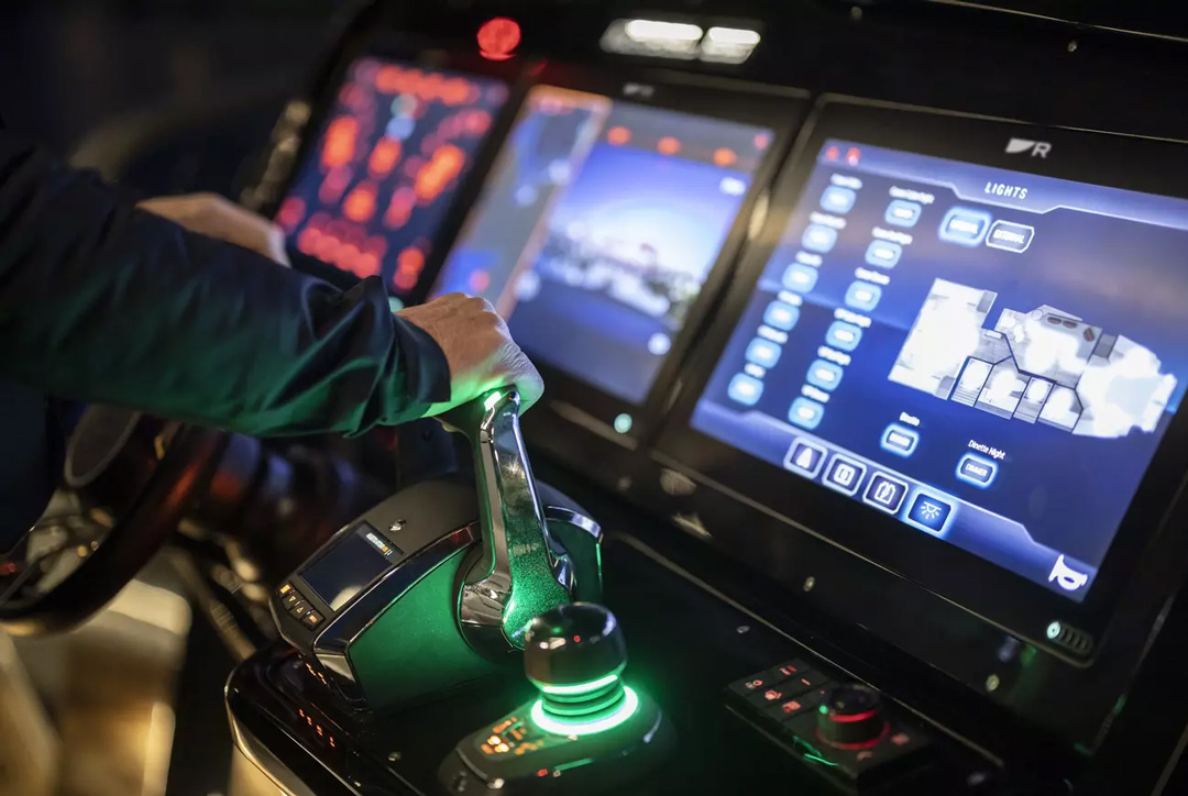 Raymarine Axiom Chartplotter