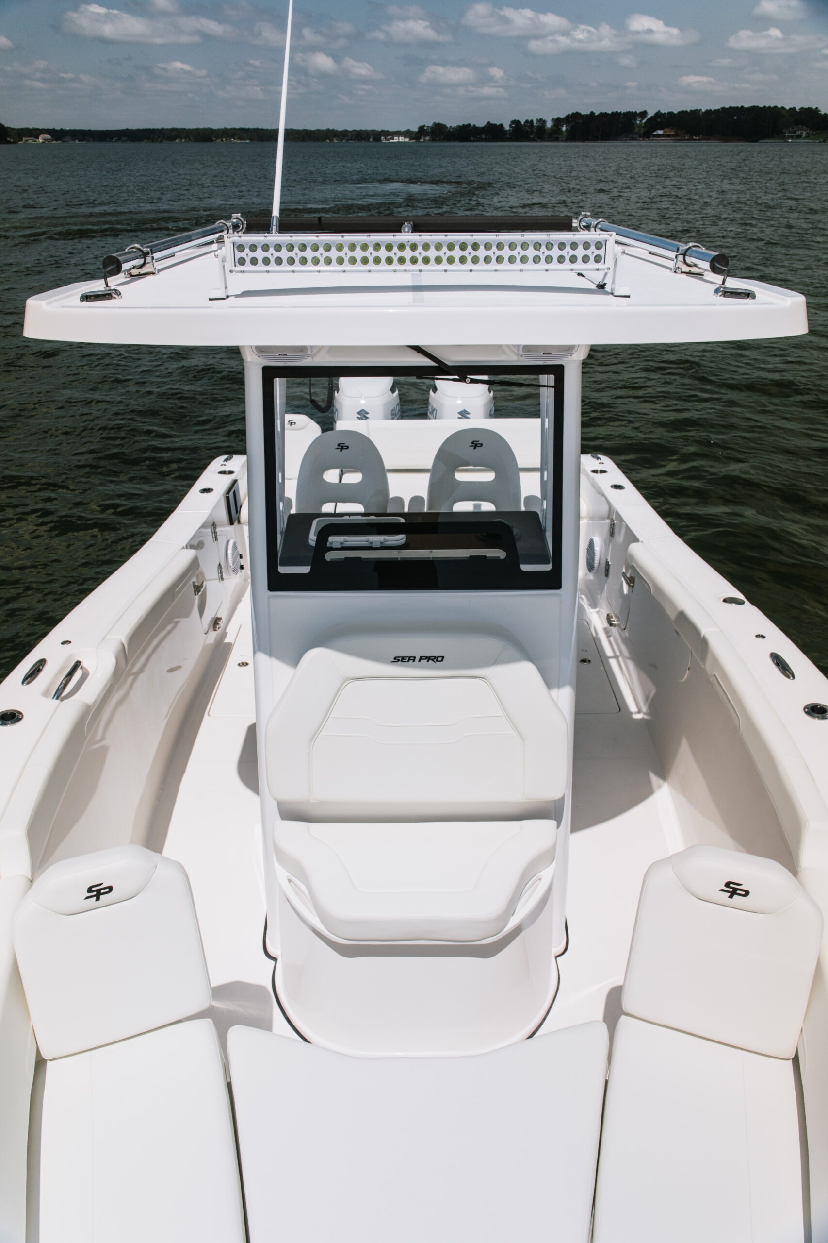 Sea Pro 265 Sandbar Boat helm and console
